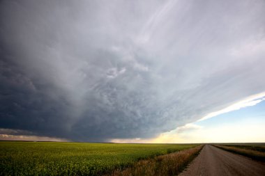Çayır fırtına bulutları Saskatchewan Kanada yaz tehlike