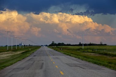 Çayır fırtına bulutları Saskatchewan Kanada yaz tehlike