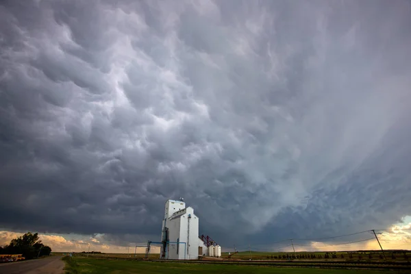 Prairie Molnen Saskatchewan Kanada Korn Hiss — Stockfoto