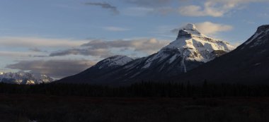 Rocky Dağları kış sonbahar KANANASKIS Banff Kanada