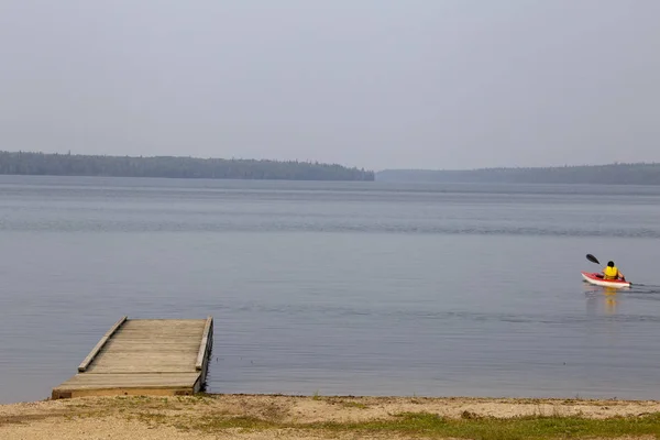 Lago Del Nord Canada Dock Kayak Wilderness Manitoba Duck Mountain — Foto Stock