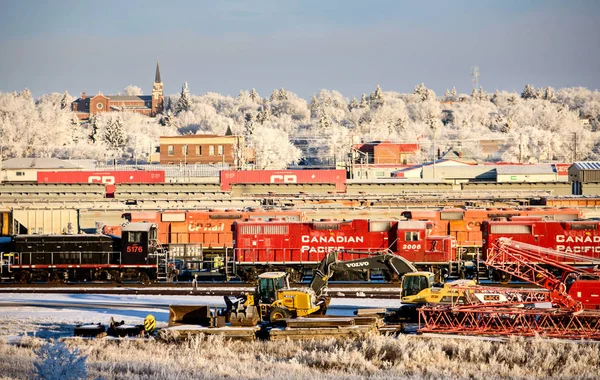 冬の霜サスカチュワンカナダ氷嵐列車ヤード — ストック写真