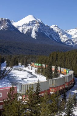 Lake Louise Kayalık Dağları 
