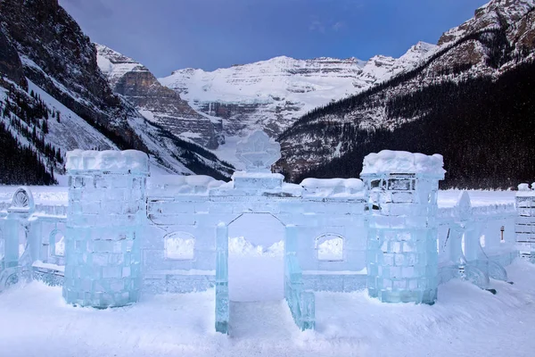 Eisskulptur Lake Louise — Stockfoto