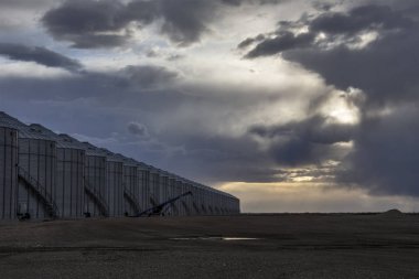 Çayır Fırtına Bulutlar Granaries