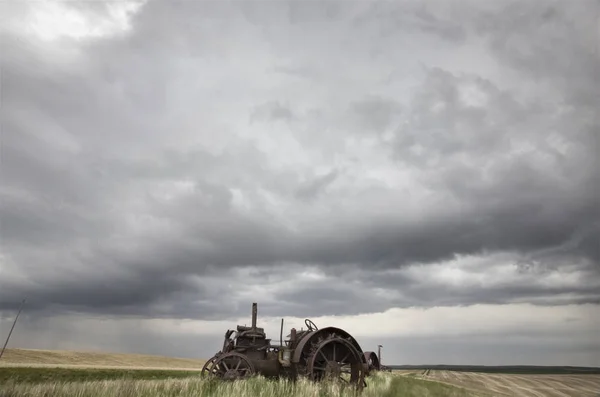 Nubes de tormenta de pradera —  Fotos de Stock