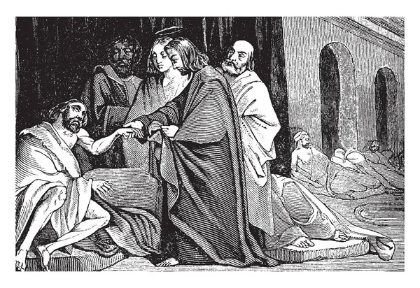 一个盲人坐在耶稣面前的膝盖上 耶稣在他的眼睛上摸泥巴来修补他的失明 耶稣三门徒和另外两个人在看 复古线画或雕刻插图 — 图库矢量图片