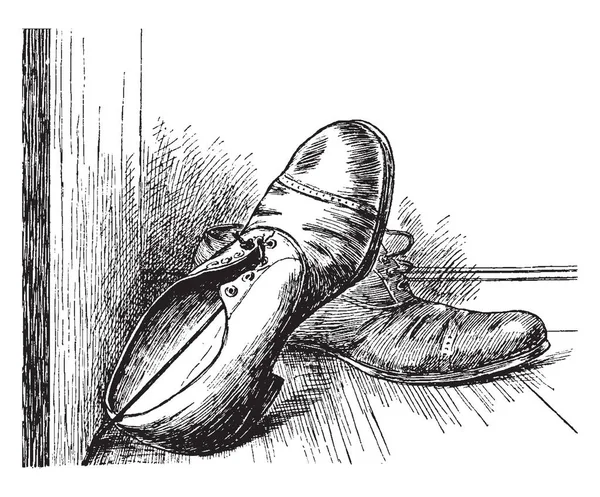 Alguien Tirando Encaje Zapato Dibujo Línea Vintage Ilustración Grabado — Vector de stock