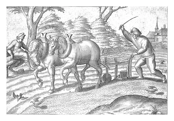 Оранкуючи Землю Фермер Орає Своє Поле Він Їде Своїми Конями — стокове фото