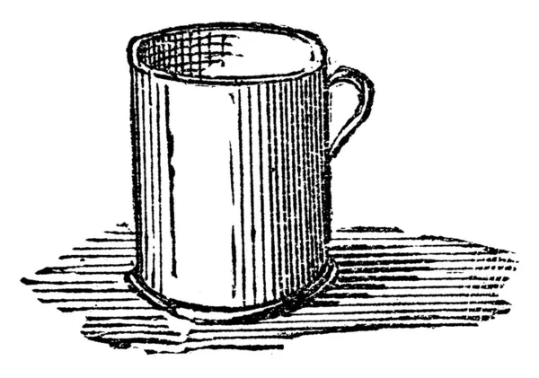 陶土一种装有手柄的金属杯子 用于饮用水 茶或咖啡 制作老式线条或雕刻插图 — 图库矢量图片