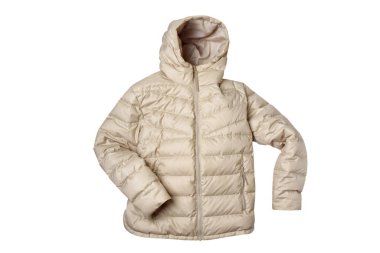 Beyaz arka planda izole edilmiş dolgu malzemesi üzerine bej, sıcak ceket.