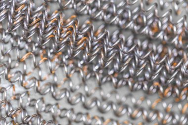 Çelik bahar. Demir tel ile pas izleri. 