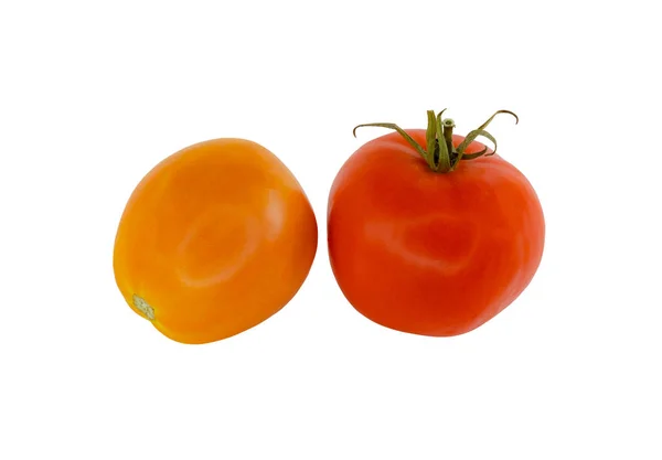 Rode tomaten geïsoleerd op wit — Stockfoto