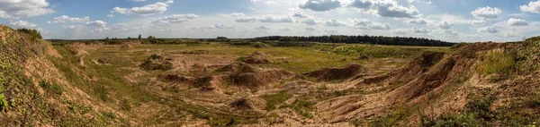 Overgrown quarry for the extraction of sand — Stock Photo, Image