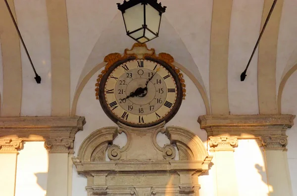 Horloge Dans Vieux Palais Milan — Photo