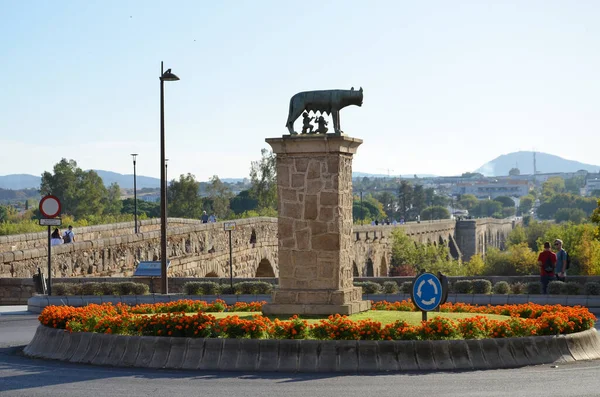 Famosa Estatua Lobo Con Rmulo Rmulo Badajoz —  Fotos de Stock