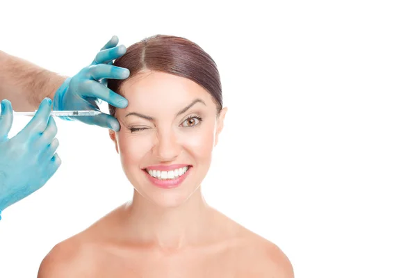 Mujer Guiño Sonrisa Feliz Listo Para Arrugas Suero Envejecimiento Inyectado — Foto de Stock