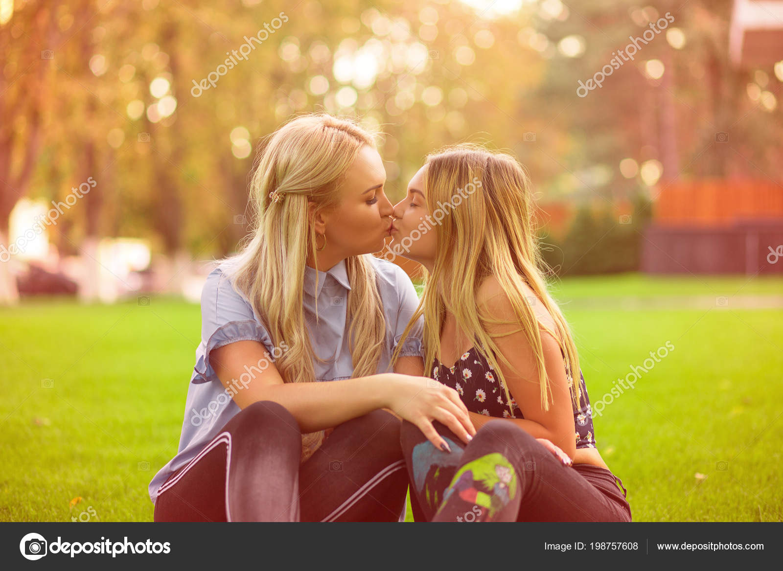 Apologise, women teen kissing are Women teen kissing for that