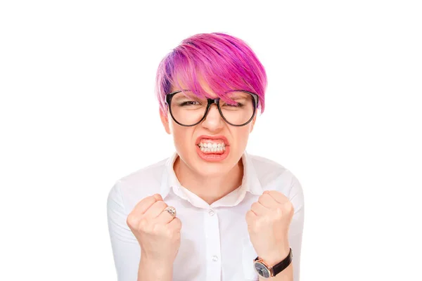 Mulher Expressiva Com Cabelo Curto Rosa Vestindo Óculos Sorrindo Loucamente — Fotografia de Stock