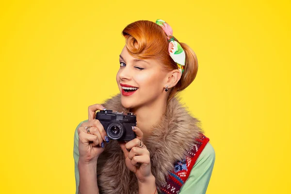 Fotógrafo Retrato Cabeza Disparo Mujer Joven Pinup Chica Sonriendo Tomar — Foto de Stock