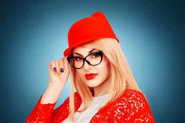 Γεια Σου Όμορφη Σέξι Γυναίκα Κόκκινα Χείλη Μοντέρνο Κόκκινο Καπέλο — Φωτογραφία Αρχείου