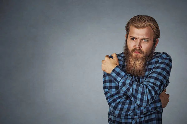Jovem Está Com Frio Homem Hipster Com Barba Camisa Xadrez — Fotografia de Stock