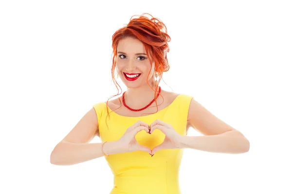 Neşeli Mutlu Genç Kıvırcık Kız Kadın Yapma Kalp Işareti Beyaz — Stok fotoğraf