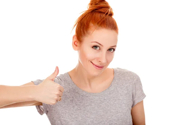 Mujer mostrando como, gesto pulgar hacia arriba — Foto de Stock