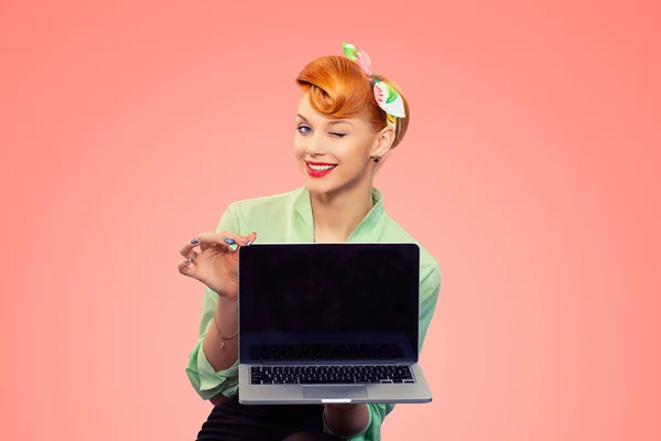 Red head woman pretty smiling pinup girl green button shirt holding pc computer — Stock Photo, Image