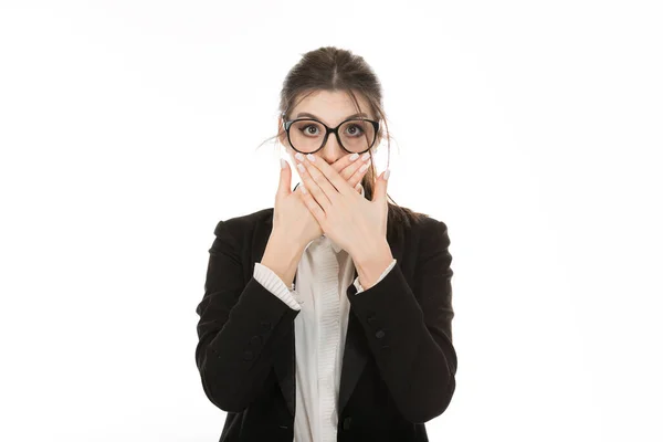 Close Portret Van Een Mooie Vrouw Bedekken Mond Met Handen — Stockfoto