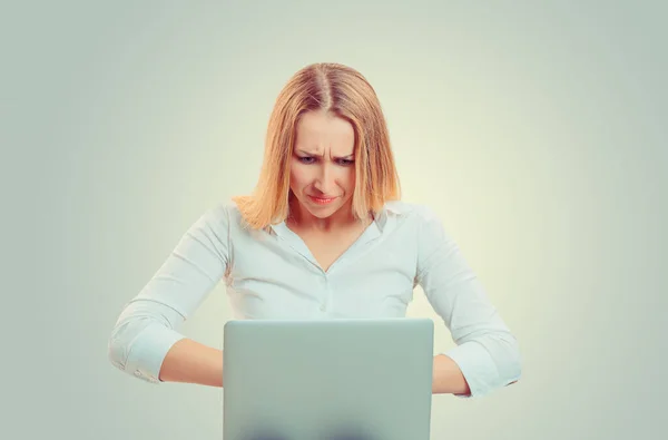 Girl Frustrated Labtop Closeup Blonde Beautiful Young Woman Pretty Unhappy — Stock Photo, Image