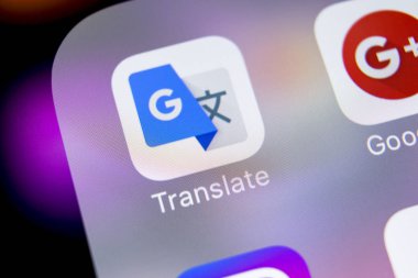 Sankt-Petersburg, Rusya, 7 Mart 2018: Google Translate uygulama simgesi üzerinde Apple iphone X ekran yakın çekim. Google Translate simgesi. Google Translate uygulama. Sosyal medya ağı