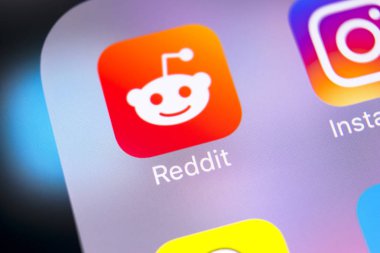 Sankt-Petersburg, Rusya, 8 Şubat 2018: Payoneer uygulama simgesi üzerinde Apple iphone X smartphone ekran yakın çekim. Payoneer app simgesi. Payoneer bir online elektronik ödeme sistemidir .