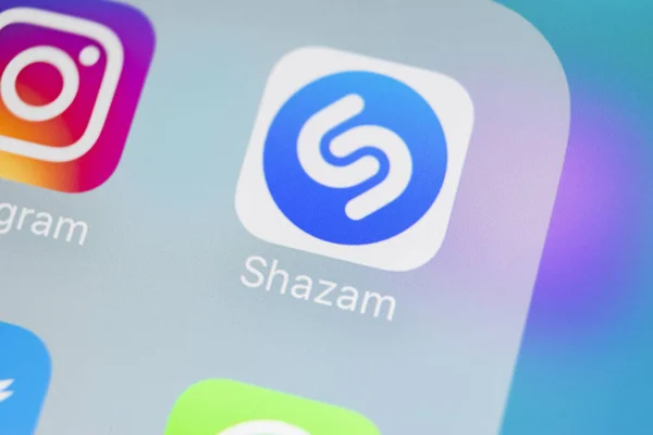 Sankt Petersburg Oroszország 2018 Március Shazam Alkalmazás Ikonjára Apple Iphone — Stock Fotó