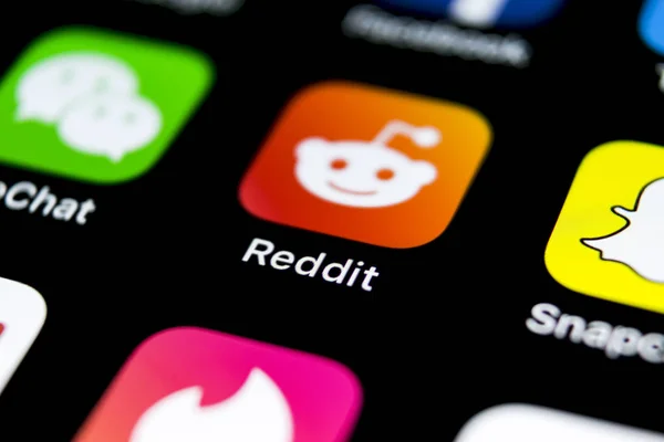 Sankt Petersburg Rosja Kwietnia 2018 Reddit Ikonę Aplikacji Apple Iphone — Zdjęcie stockowe