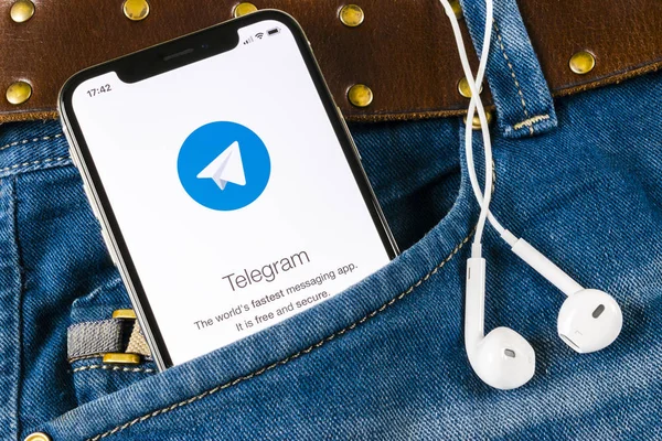 Sankt Petersburg Rusia April 2018 Ikon Aplikasi Telegram Pada Layar — Stok Foto