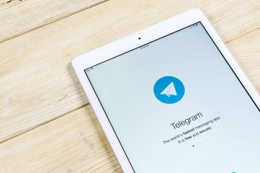 Sankt-Petersburg, Rusya, 2 Nisan 2018: Telgraf uygulama simgesi Apple ipad ekran yakın çekim. Telgraf app simgesi. Telgraf bir online sosyal medya sosyal ağdır. Sosyal medya uygulaması