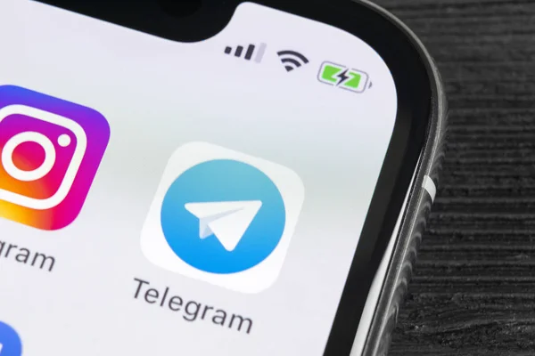 Sankt Petersburg Rusia April 2018 Ikon Aplikasi Telegram Pada Layar — Stok Foto