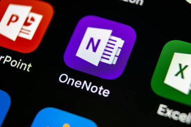 Sankt-Petersburg, Rusya, 10 Mayıs 2018: Microsoft Onenote office uygulama simgesini Apple iphone X ekran yakın çekim. Microsoft bir not app simgesi. Microsoft Onenote uygulama. Sosyal medya ağı