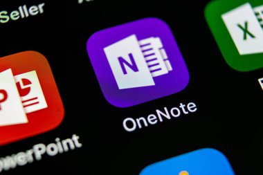 Sankt-Petersburg, Rusya, 10 Mayıs 2018: Microsoft Onenote office uygulama simgesini Apple iphone X ekran yakın çekim. Microsoft bir not app simgesi. Microsoft Onenote uygulama. Sosyal medya ağı
