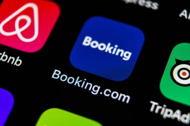 Sankt-Petersburg, Rusya, 10 Mayıs 2018: Booking.com uygulama simgesi üzerinde Apple iphone X ekran yakın çekim. Rezervasyon app simgesi. Booking.com. sosyal medya app. sosyal ağ