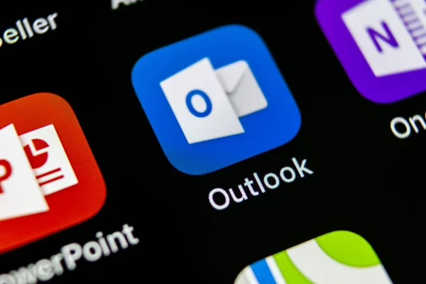 圣彼得堡 俄罗斯 2018年5月10日 Outlook Office 应用程序图标苹果 Iphone 屏幕特写 Outlook 应用程序图标 — 图库照片