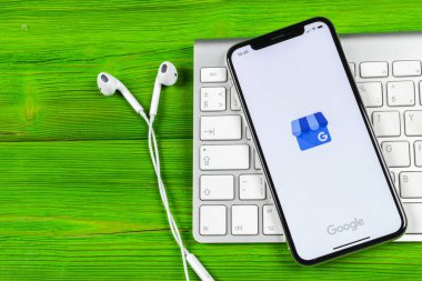 Sankt-Petersburg, Rusya, 2 Haziran 2018: Google My iş uygulama simgesi üzerinde Apple iphone X ekran yakın çekim. Google My iş simgesi. Google İş başvurum. Sosyal medya ağı