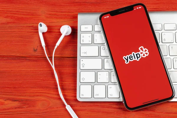 Sankt Petersburg Rusland Juni 2018 Yelp Toepassingspictogram Apple Iphone Scherm — Stockfoto