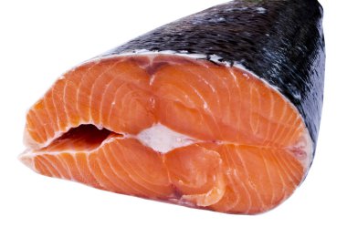 Beyaz arka plan üzerinde izole taze somon steak. Somon kırmızı balık biftek. Alabalık biftek büyük yığını. Büyük organik biftek dizilmiş somon. Büyük parçaları çiğ somon.