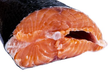 Beyaz arka plan üzerinde izole taze somon steak. Somon kırmızı balık biftek. Alabalık biftek büyük yığını. Büyük organik biftek dizilmiş somon. Büyük parçaları çiğ somon.