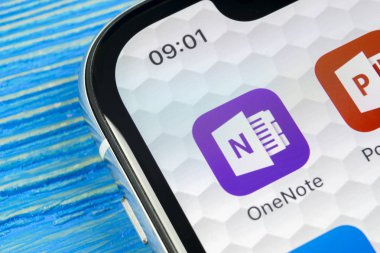 Sankt-Petersburg, Rusya, 20 Haziran 2018: Microsoft Onenote office uygulama simgesini Apple iphone X ekran yakın çekim. Microsoft bir not app simgesi. Microsoft Onenote uygulama. Sosyal medya ağı