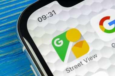 Sankt-Petersburg, Rusya, 20 Haziran 2018: Google Street View Apple iphone X ekran yakın çekim uygulama simgesi. Google Streetview app simgesi. Google Street view uygulama. Sosyal medya ağı