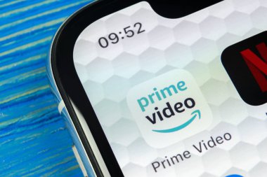 Sankt-Petersburg, Rusya, 20 Haziran 2018: Amazon Prime Video uygulama simgesi üzerinde Apple iphone X ekran yakın çekim. Amazon Primevideo app simgesi. Amazon Prime uygulama. Sosyal medya ağı