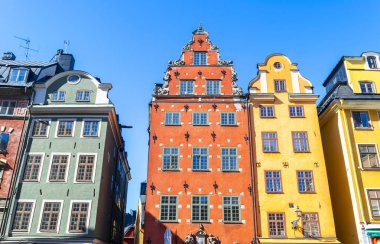 Stortorget Stockholm, İsveç başkenti Old Town (Gamla Stan) meydanda. Ünlü Stortorget kasaba meydanında Stokholm'un tarihi Gamla Stan, renkli evleri